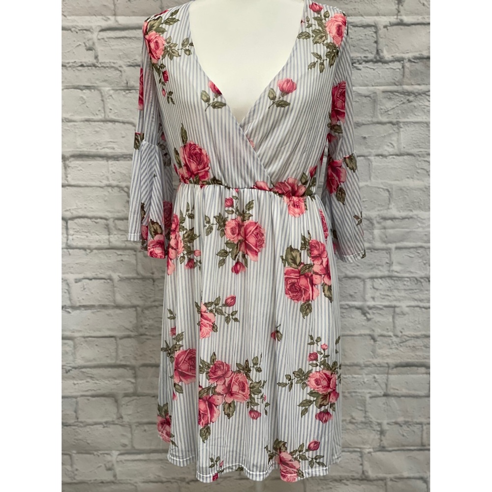 **NWT** Floral dress with bell sleeves